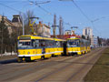 Tramvaje odstavené na třetí koleji u hotelu CD na Karlovarské třídě 4. 3. 2017