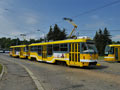 Souprava 322+236 na odkloněné lince č. 2 na Slovanské aleji 9. 6. 2018