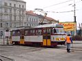 T3M č. 246 na odkloněné lince č. 1 v Palackého ulici, v popředí vyhybkář 5. 3. 2003