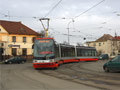 Škoda 15T na zkušební jízdě zatahuje ze Světovaru do vozovny 27. 3. 2009