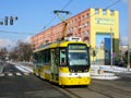 Vario č. 334 přijíždí k bazénu do zastávky Habrmanova 10. 2. 2013