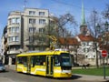 Vario č. 335 sjíždí do Křižíkovo sadů 3. 4. 2011