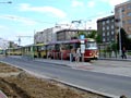 Souprava 278+279 v nové zastávce na náměstí generála Píky 16. 5. 2007