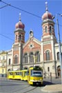 K3R-NT č. 311 na lince 1/4 odbočuje u synagogy do Prešovské ulice 26. 8. 2007