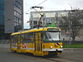 196 končí U Zvonu v době průjezdu konvoje vojenských historickcýh vozů přes centrum města 5. 5. 2012