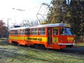 Pracovní vůz č. 175 čeká na Borech na ukončení oprav kolejiště 3. 12. 2016