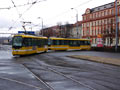 Souprava VARIO LFR.S č. 340+341 odbočuje ze Solní do sadů Pětatřicátníků při výluce 27. 11. 2016