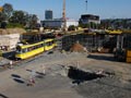 K3R-NT č. 314 projíždí stavbou u nádraží 15. 8. 2017