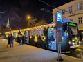 KT8D5-RN2P č. 298 jako Vánočka v zastávce Anglické nábřeží 26. 12. 2025