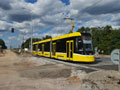 40T č. 393 přijíždí k zastávce Okounová 23. 7. 2025