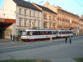 Znovu spojená souprava T3M 213+214 v zastávce Anglické nábřeží, Pražská dne 18. 3. 2002