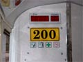 Hodiny v tramvaji T3 č. 200