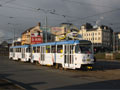 Souprava 270+271 zatahuje se závadou kolem Hlavního nádraží v aprílovém dni 19. 3. 2009